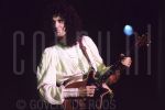 17-05-1977 Queen
Brian May live at Ahoy Stadium in Rotterdam, The Netherlands.

[keywords]Live Performance[/keywords]